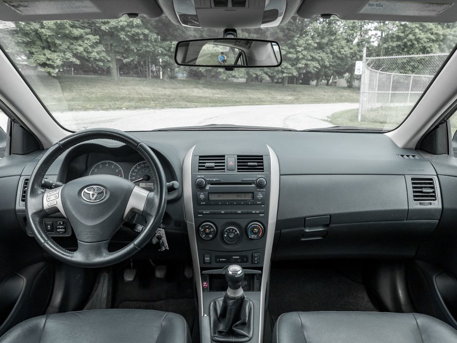2010 Toyota Corolla 4-door Sedan S 5M-22
