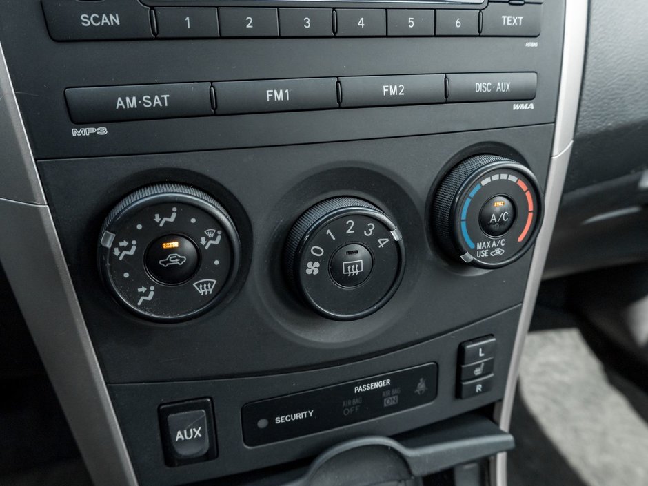 2010 Toyota Corolla 4-door Sedan S 5M-17