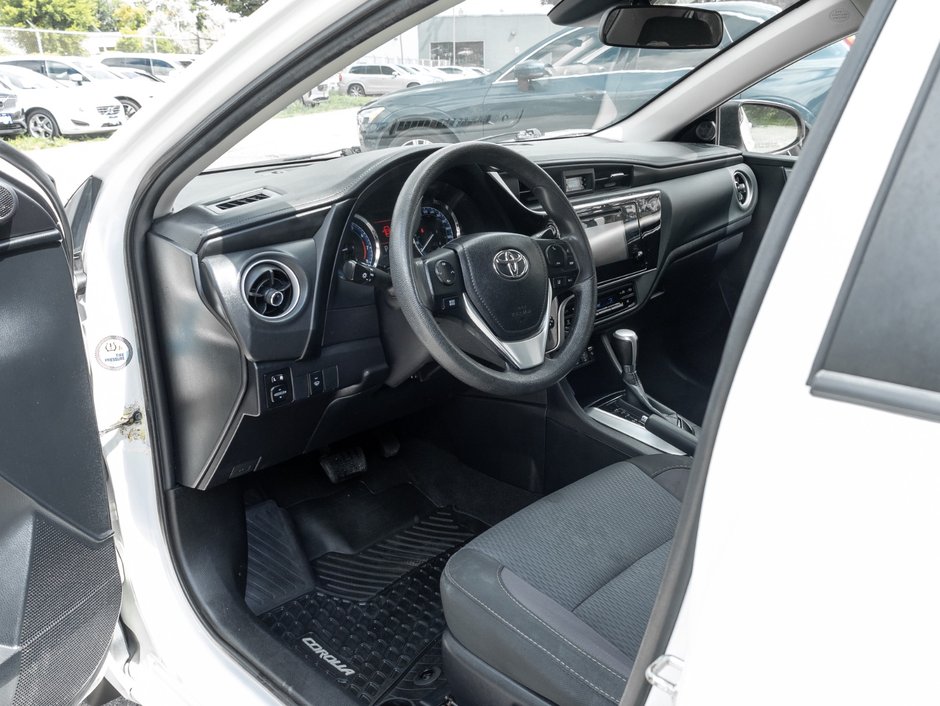 2019 Toyota Corolla 4-door Sedan LE CVTi-S-6