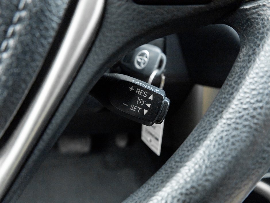 2014 Toyota RAV4 AWD XLE-10