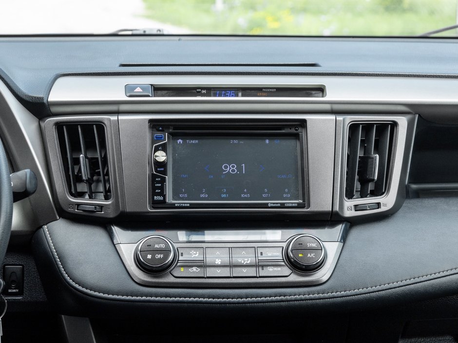 2014 Toyota RAV4 AWD XLE-22
