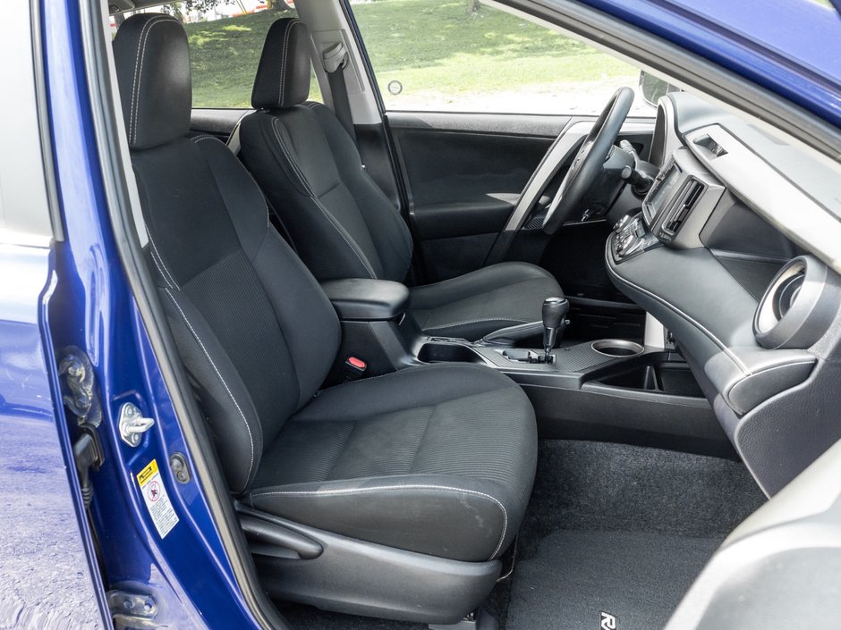 2014 Toyota RAV4 AWD XLE-19