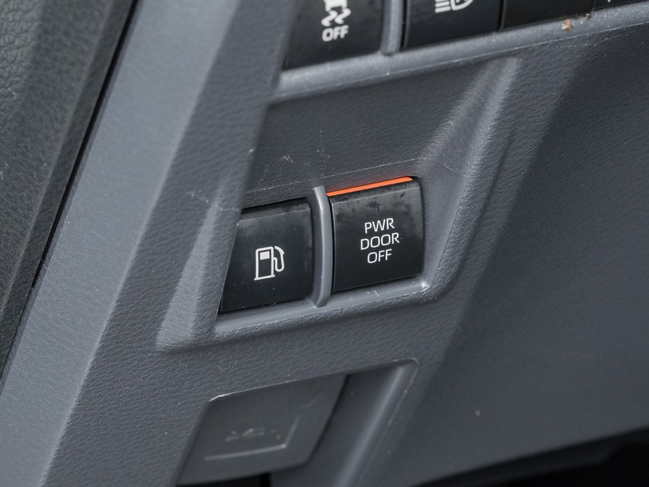 2024 Toyota Sienna Hybrid Sienna LE 8-Pass-8