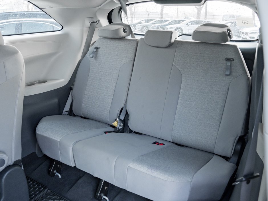 2024 Toyota Sienna Hybrid Sienna LE 8-Pass-22