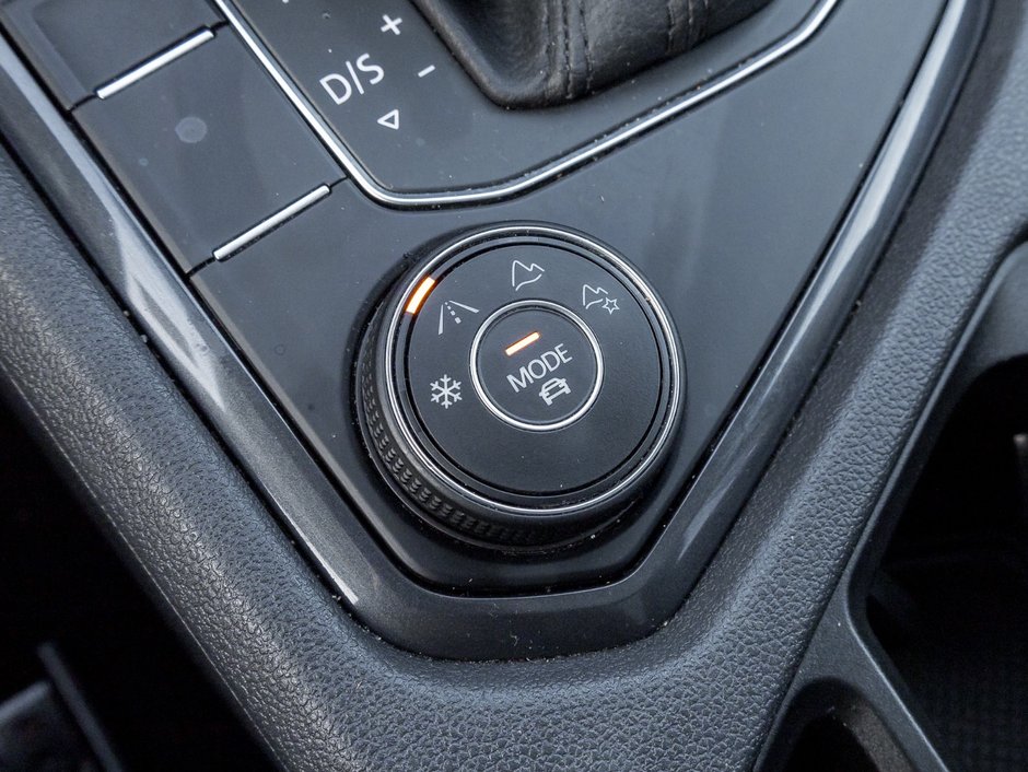 2021 Volkswagen Tiguan United 2.0T 8sp at w/Tip 4M-12