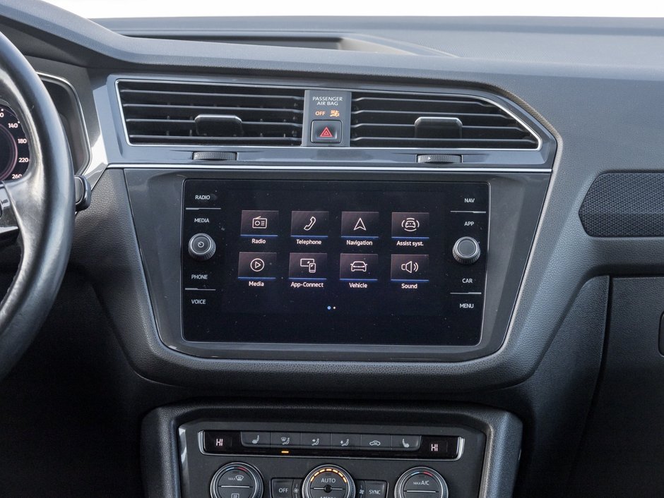 2021 Volkswagen Tiguan United 2.0T 8sp at w/Tip 4M-21