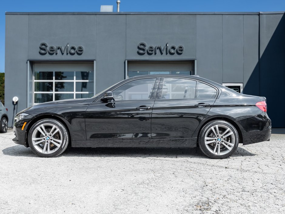 BMW 3 Series 4dr Sdn 330i xDrive AWD  LOW MILEAGE  TRADE IN 2017-2