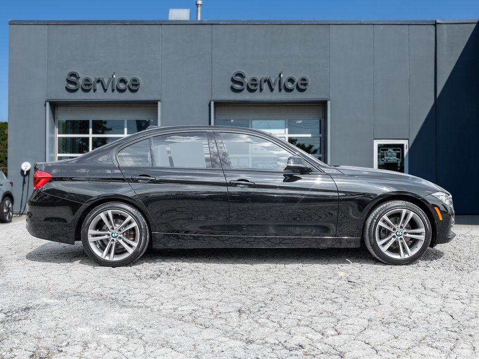 BMW 3 Series 4dr Sdn 330i xDrive AWD  LOW MILEAGE  TRADE IN 2017-4