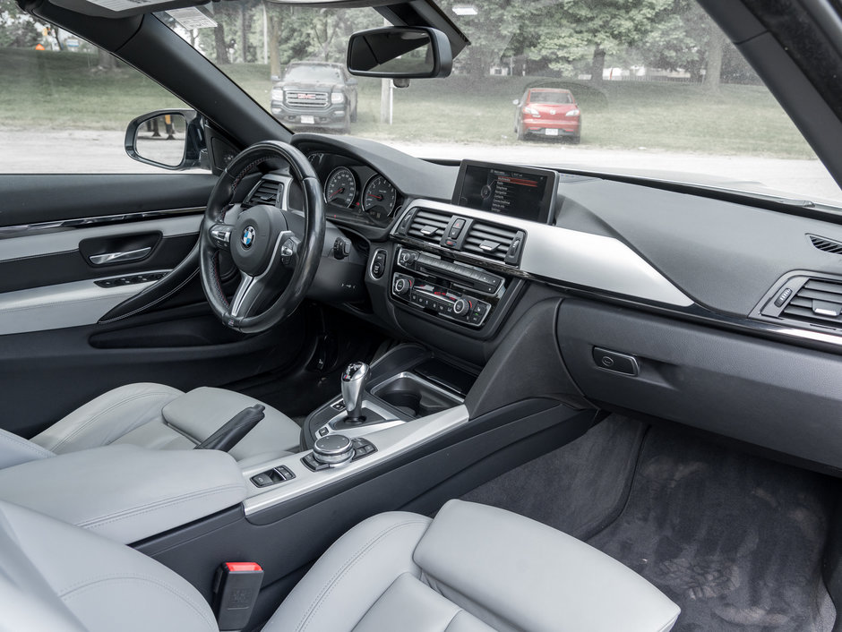 2015 BMW M4 2dr Conv-25