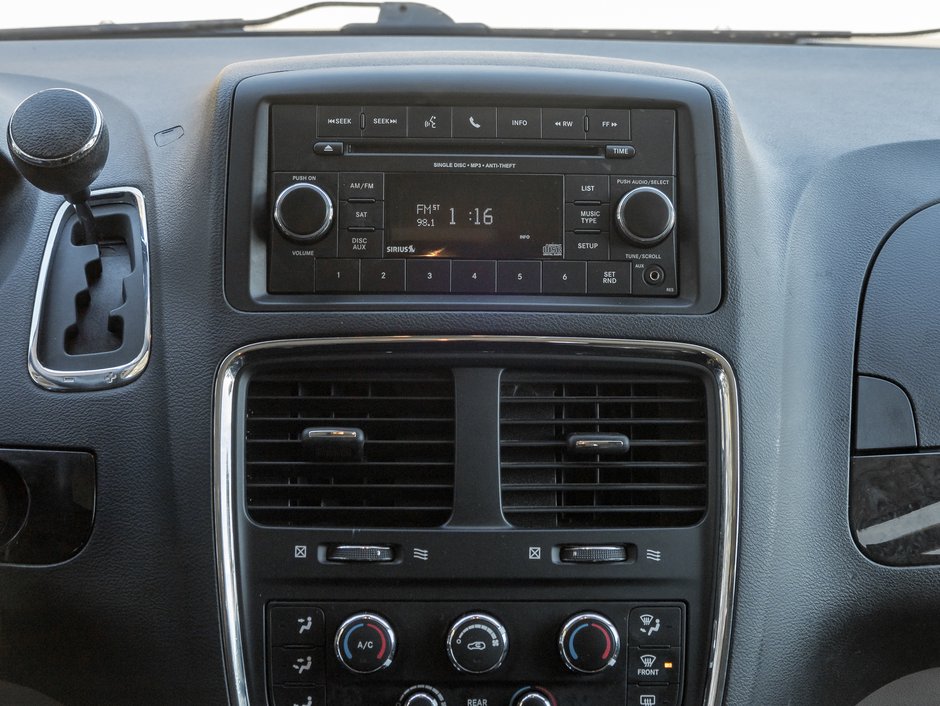 2019 Dodge Grand Caravan SXT  ONE OWNER  ACCIDENTS FREE  SAFETY CERT-21