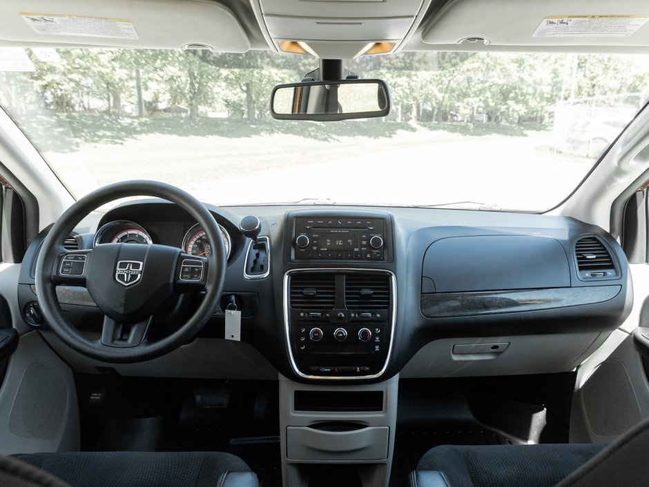 2019 Dodge Grand Caravan SXT 2WD   AVAILABLE FOR FINANCING-20