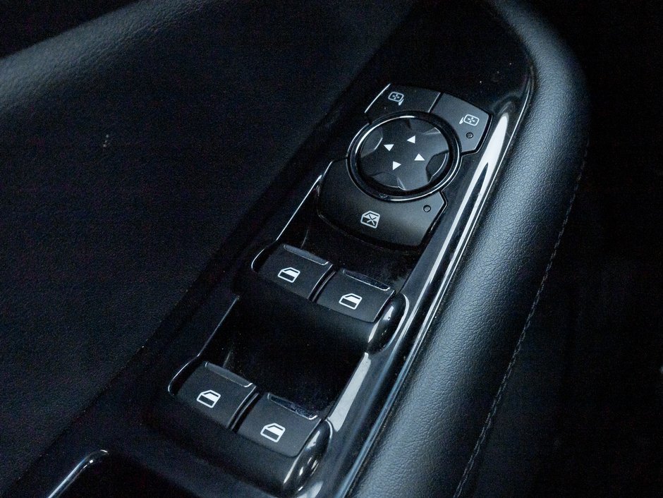 2018 Ford Edge SEL AWD / SAFETY CERTIFIED / ACCIDENT FREE-12