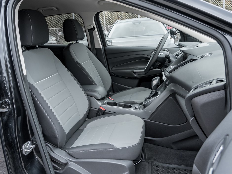 2013 Ford Escape 4WD 4dr SE /  SAFETY CERTIFIED / ACCIDENT FREE-17