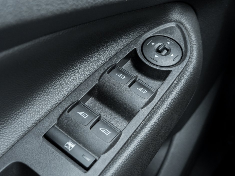 2013 Ford Escape 4WD 4dr SE /  SAFETY CERTIFIED / ACCIDENT FREE-11