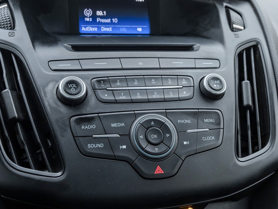 2016 Ford Focus 4dr Sdn SE   AS IS-16