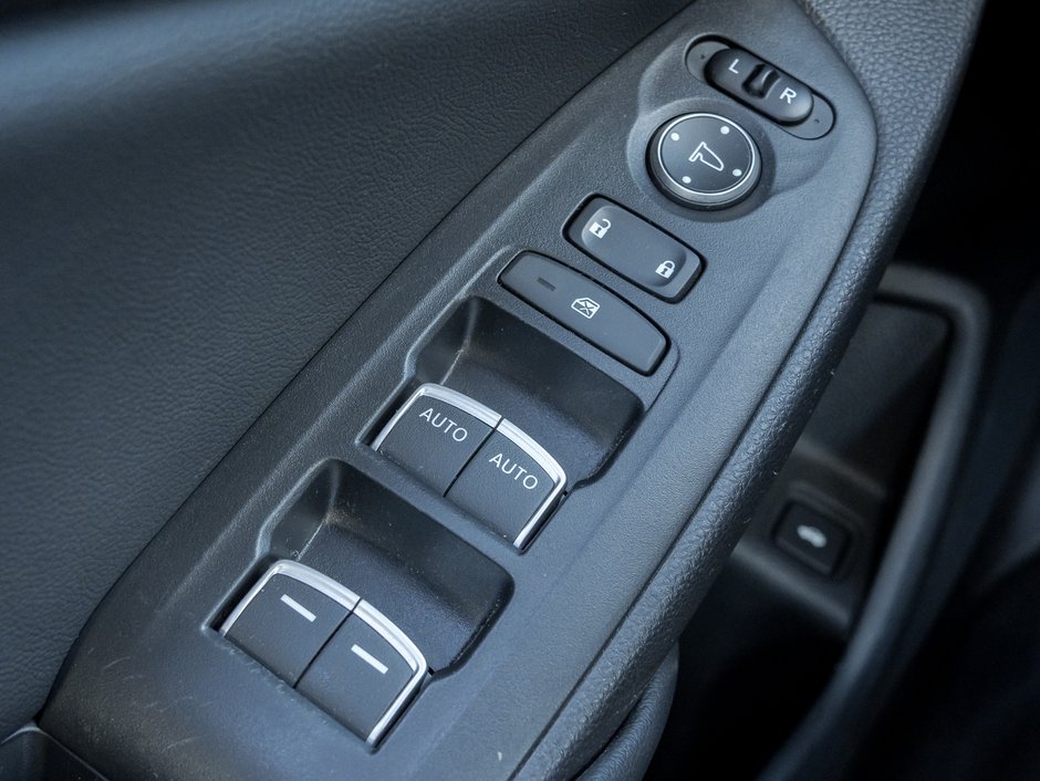 Honda Accord Hybrid Touring CVT  TRADE IN  ONE OWNER  HYBRID 2019-13