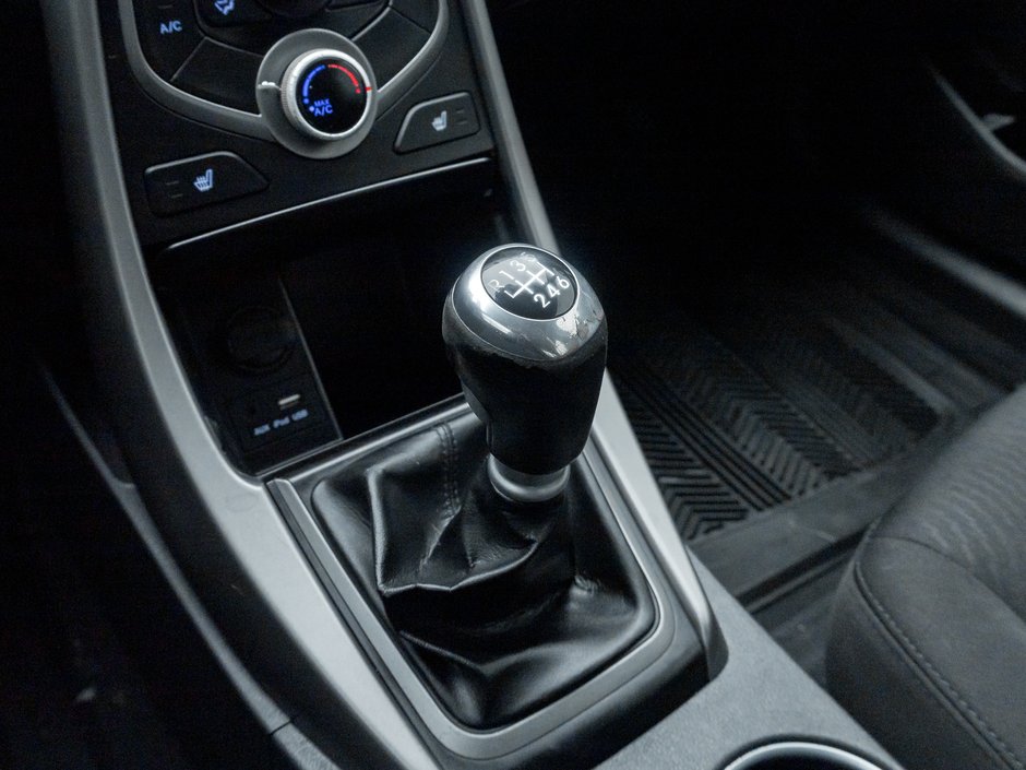 2016 Hyundai Elantra 4dr Sdn Manual GLS   AS IS-13