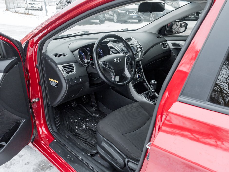 2016 Hyundai Elantra 4dr Sdn Manual GLS   AS IS-6