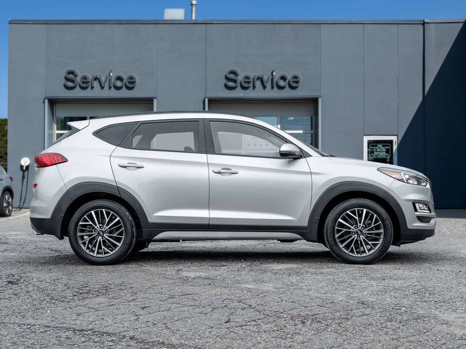 Hyundai TUCSON LUXURY^Super Low KM^Trade in^New Battery^One owner 2020-4