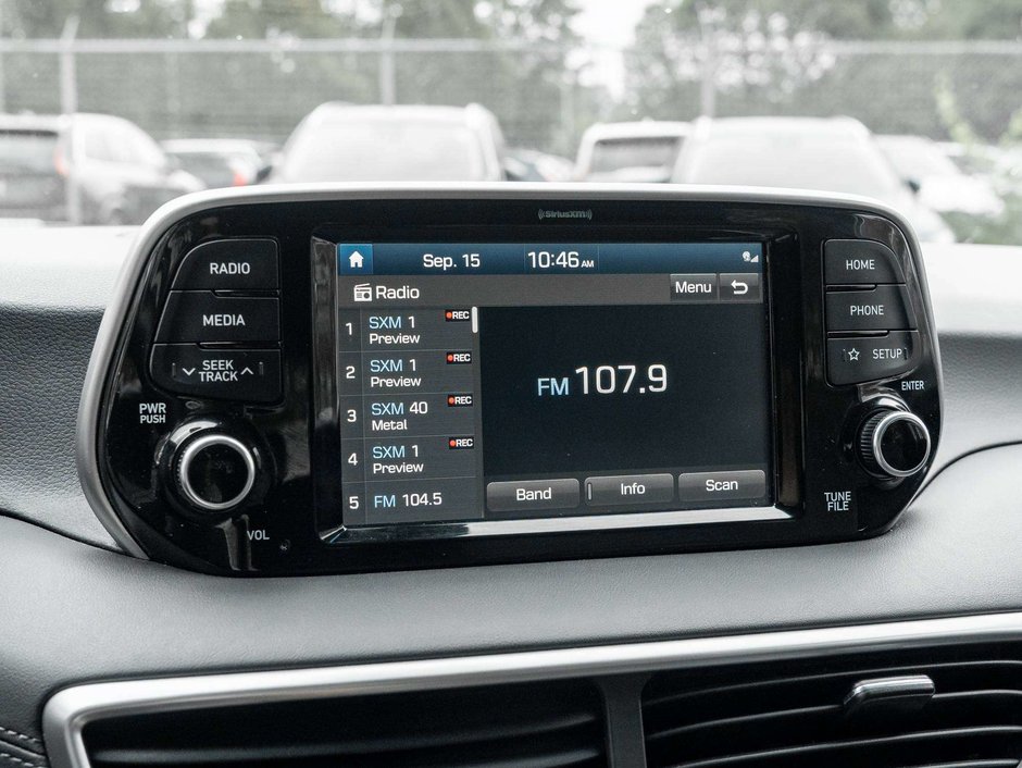 Hyundai TUCSON LUXURY^Super Low KM^Trade in^New Battery^One owner 2020-17