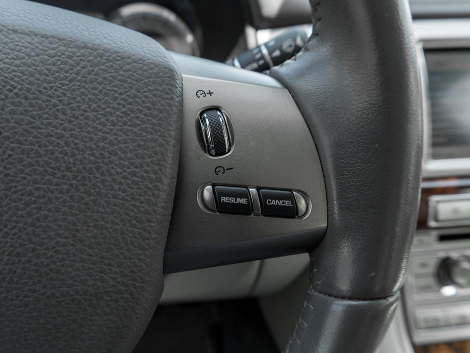 Jaguar XF 4dr Sdn Premium Luxury 2010-9