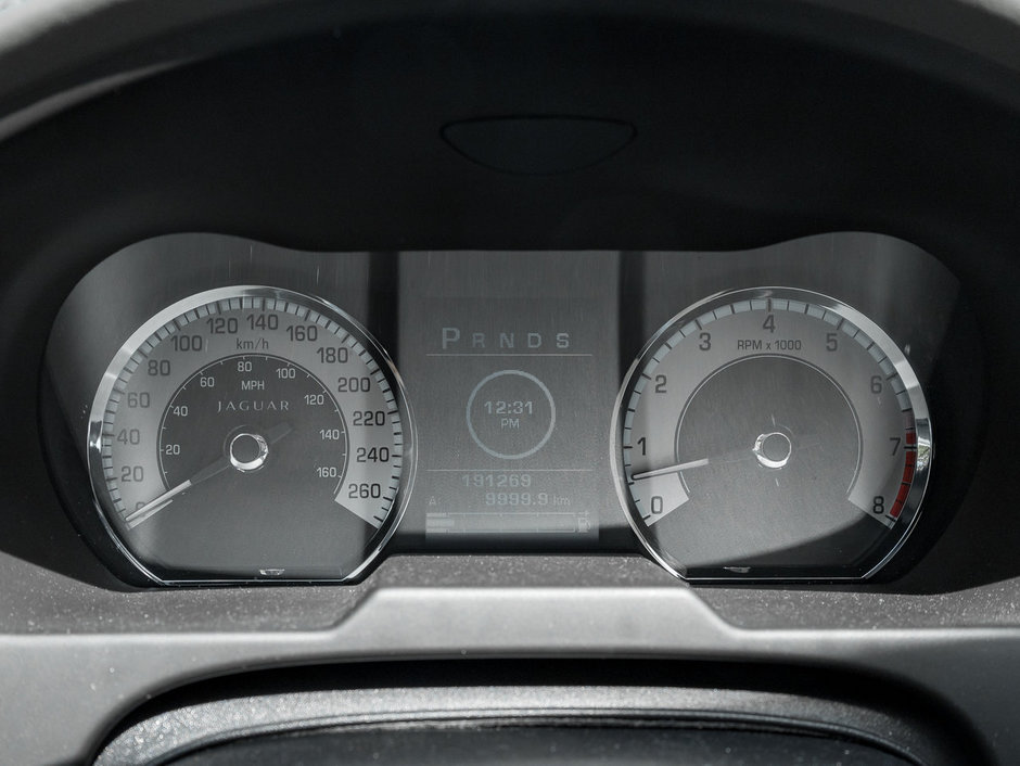 Jaguar XF 4dr Sdn Premium Luxury 2010-10