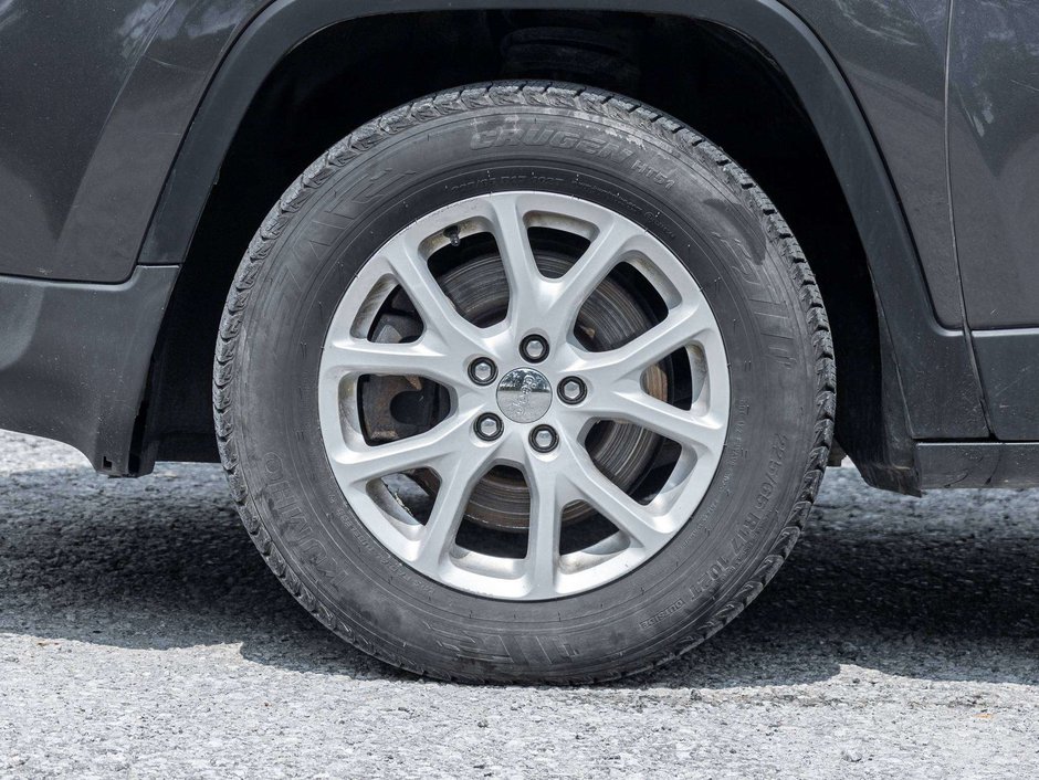 Jeep Cherokee North   TRADE IN   AS IS 2017-3