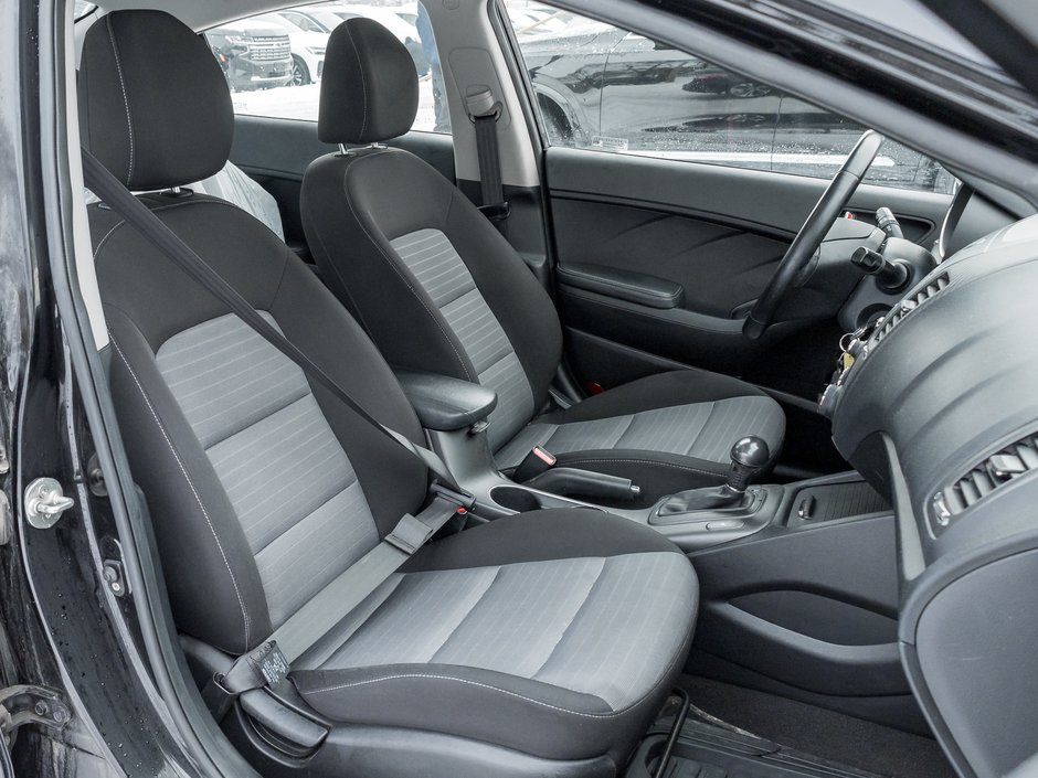 2015 Kia Forte 4dr Sdn Auto EX  TRADE IN  SAFETY CERTIFIED-18