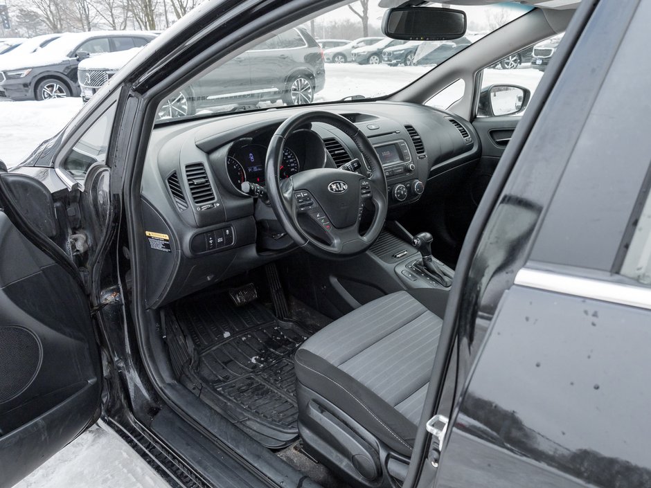 2015 Kia Forte 4dr Sdn Auto EX  TRADE IN  SAFETY CERTIFIED-6