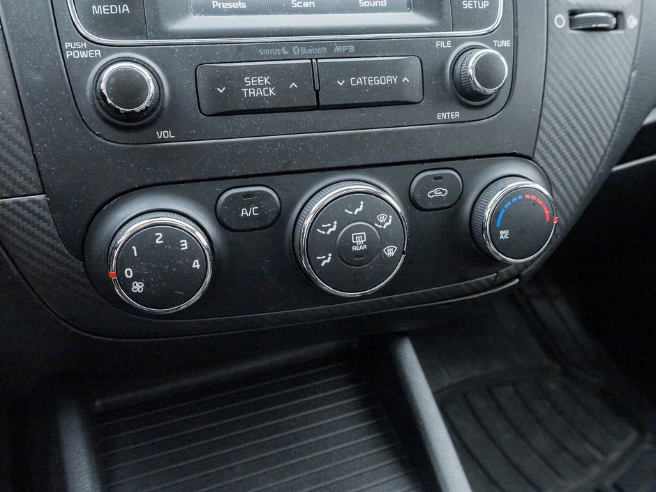 2015 Kia Forte 4dr Sdn Auto EX  TRADE IN  SAFETY CERTIFIED-15