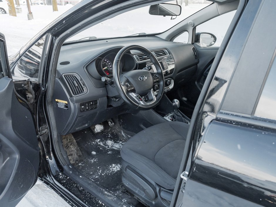 2017 Kia Rio 4dr Sdn Auto EX+ w-Sunroof   AS IS-5
