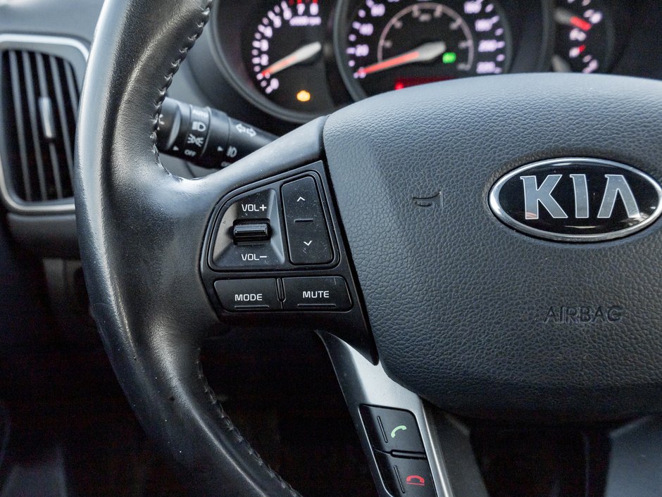 2017 Kia Rio 4dr Sdn Auto EX+ w-Sunroof   AS IS-7