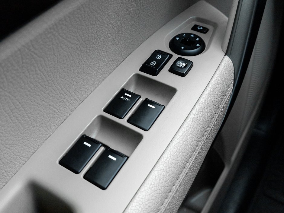 Kia Sorento AWD 4dr V6 Auto EX w-Snrf   AS IS 2015-11