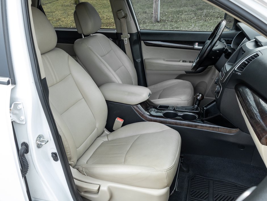 Kia Sorento AWD 4dr V6 Auto EX w-Snrf   AS IS 2015-20