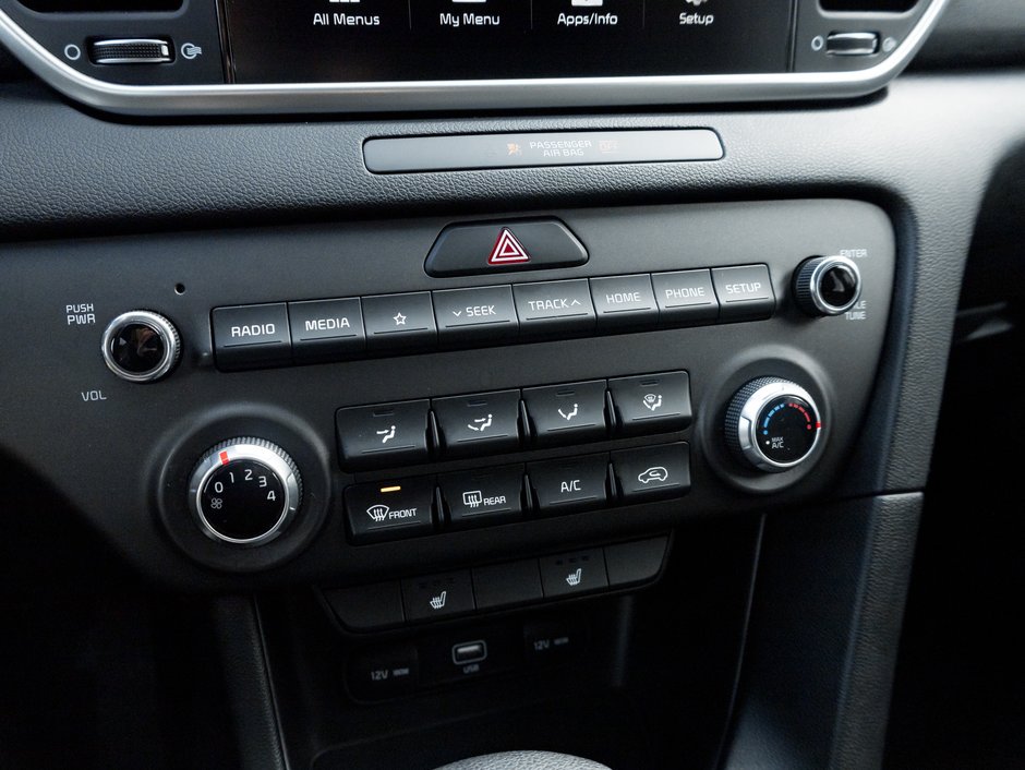 Kia Sportage LX Nightsky Edition   TRADE IN  2 SETS OF WHEELS 2022-16