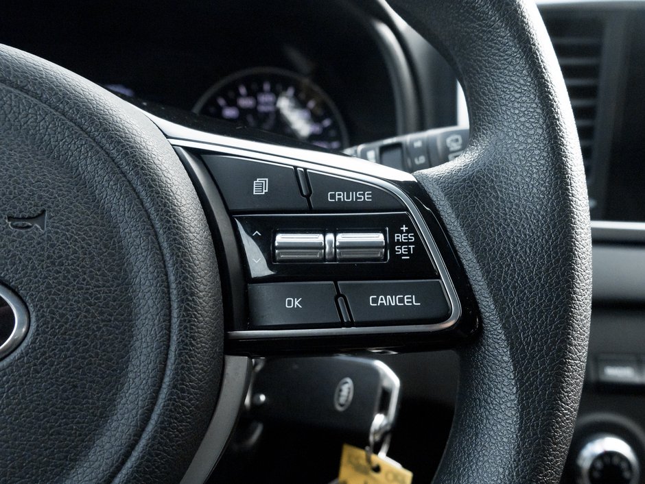 Kia Sportage LX Nightsky Edition   TRADE IN  2 SETS OF WHEELS 2022-9