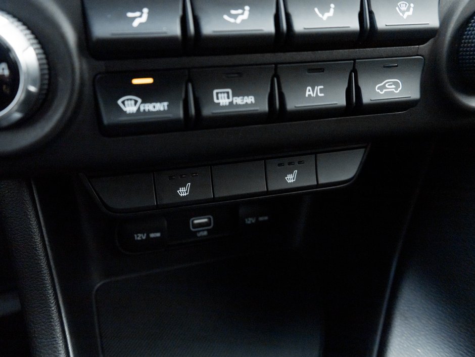 Kia Sportage LX Nightsky Edition   TRADE IN  2 SETS OF WHEELS 2022-15