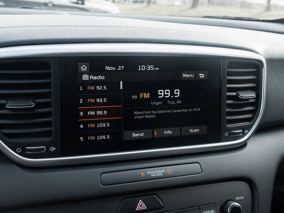 Kia Sportage LX Nightsky Edition   TRADE IN  2 SETS OF WHEELS 2022-17