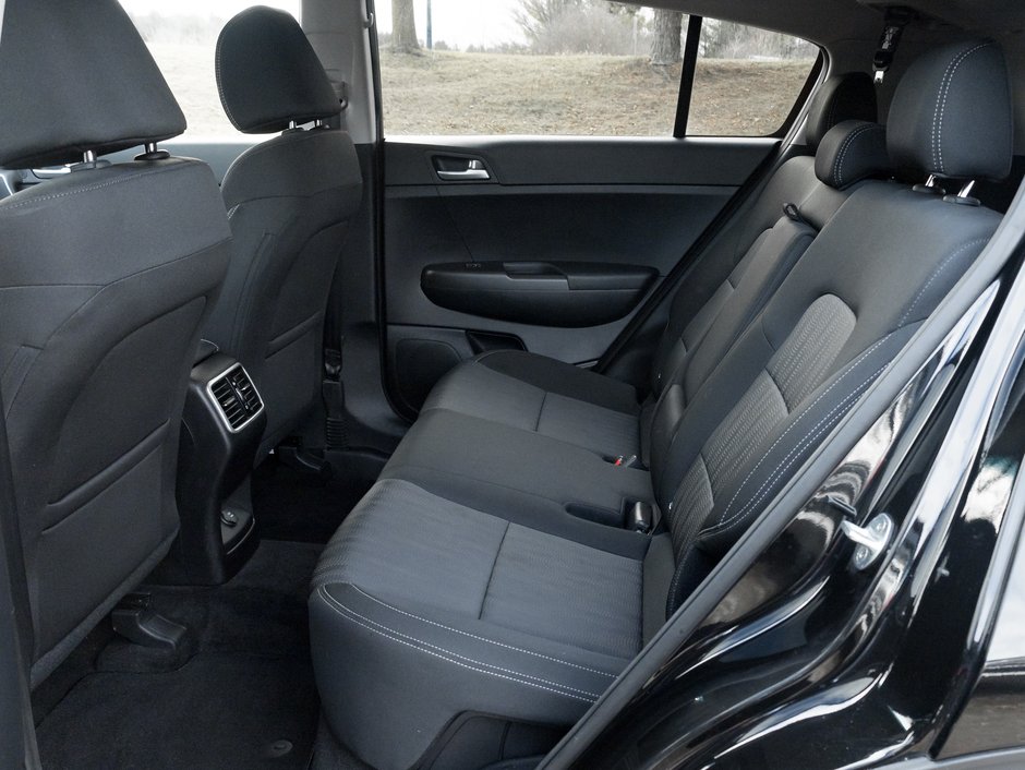 Kia Sportage LX Nightsky Edition   TRADE IN  2 SETS OF WHEELS 2022-19