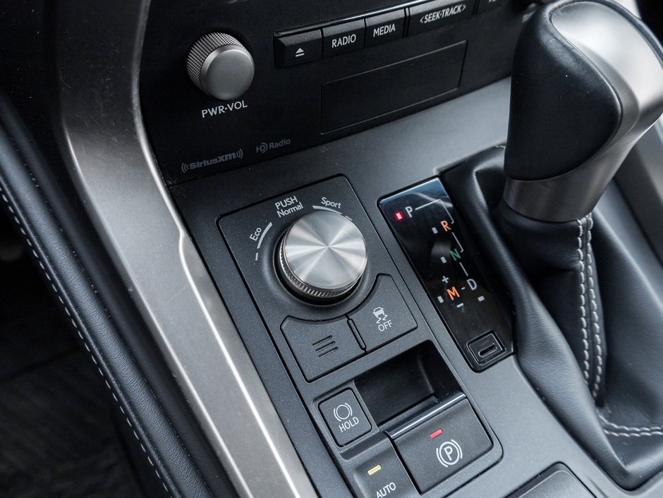 2019 Lexus NX 300 Auto  TRADE IN  ACCIDENTS FREE  LIKE NEW-16