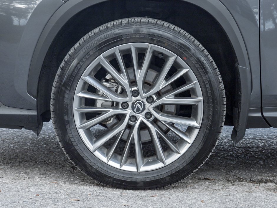 2025 Lexus NX 350h AWD/ LOW KM/ SAFETY CERTIFIED/ RED INT-3