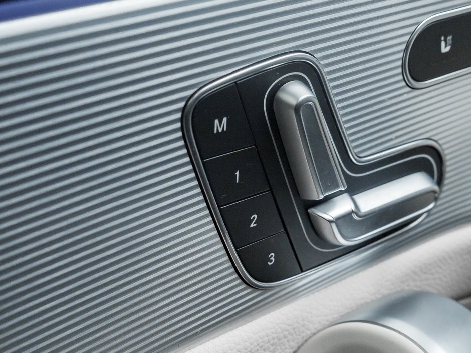 2020 Mercedes-Benz A-Class A 250 4MATIC Hatch  TRADE IN  ONE OWNER-13