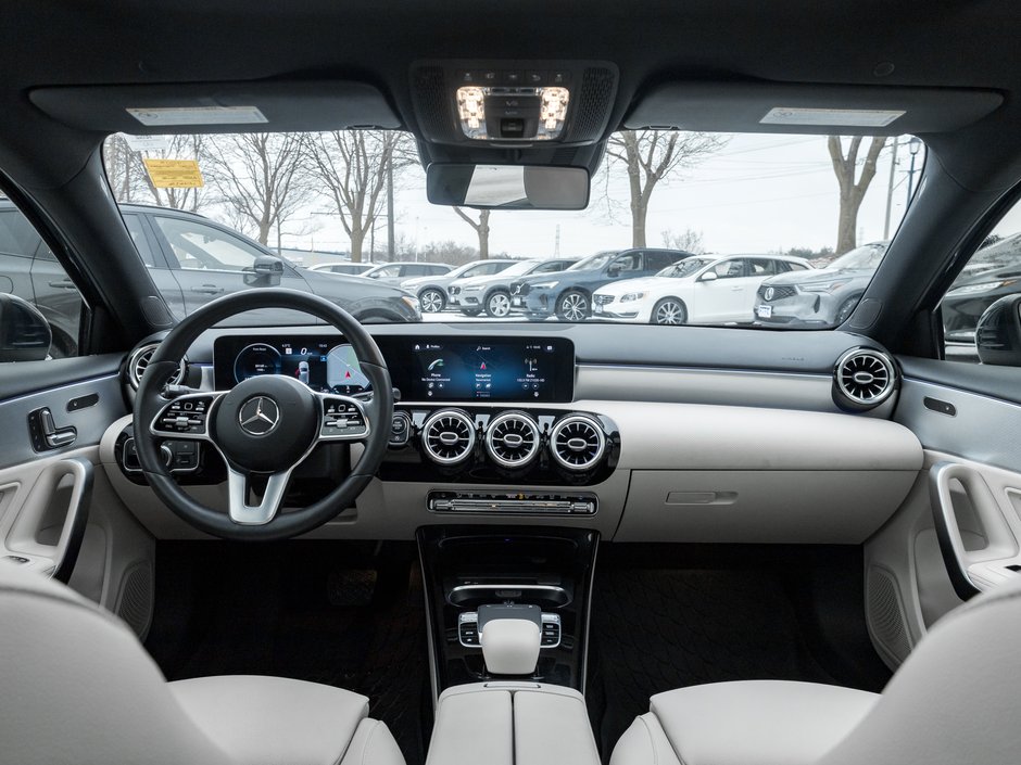 2020 Mercedes-Benz A-Class A 250 4MATIC Hatch  TRADE IN  ONE OWNER-24