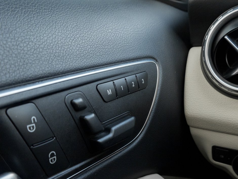 Mercedes-Benz GLA-Class 4MATIC 4dr GLA 250  PREMIUM PLUS PACK  SAFETY CERT 2015-12