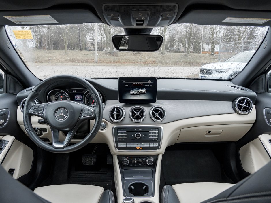 Mercedes-Benz GLA 250 4MATIC SUV LOW MILEAGE ONE OWNER  TRADE IN 2018-21