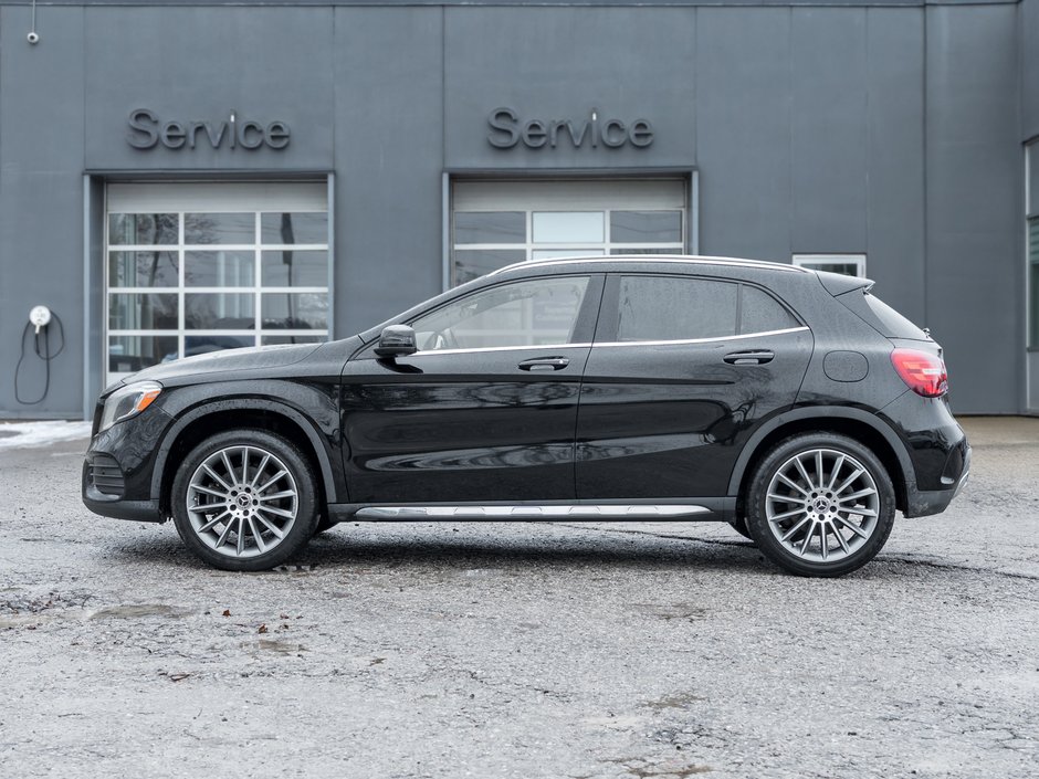 Mercedes-Benz GLA 250 4MATIC SUV LOW MILEAGE ONE OWNER  TRADE IN 2018-2