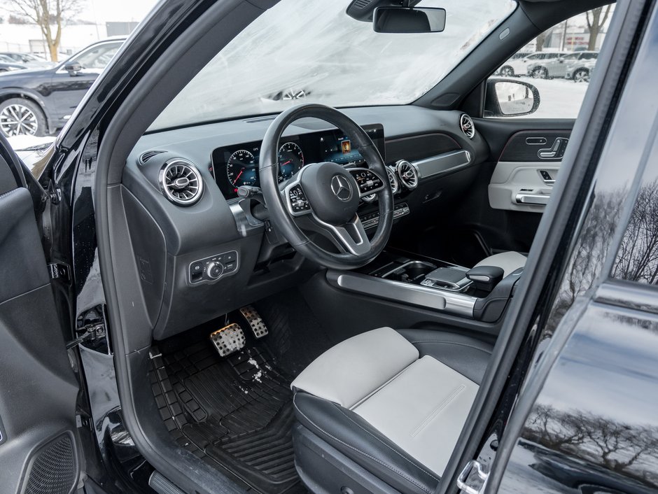 Mercedes-Benz GLB 250 4MATIC SUV  ONE OWNER  TRADE IN  LOW KM 2020-6