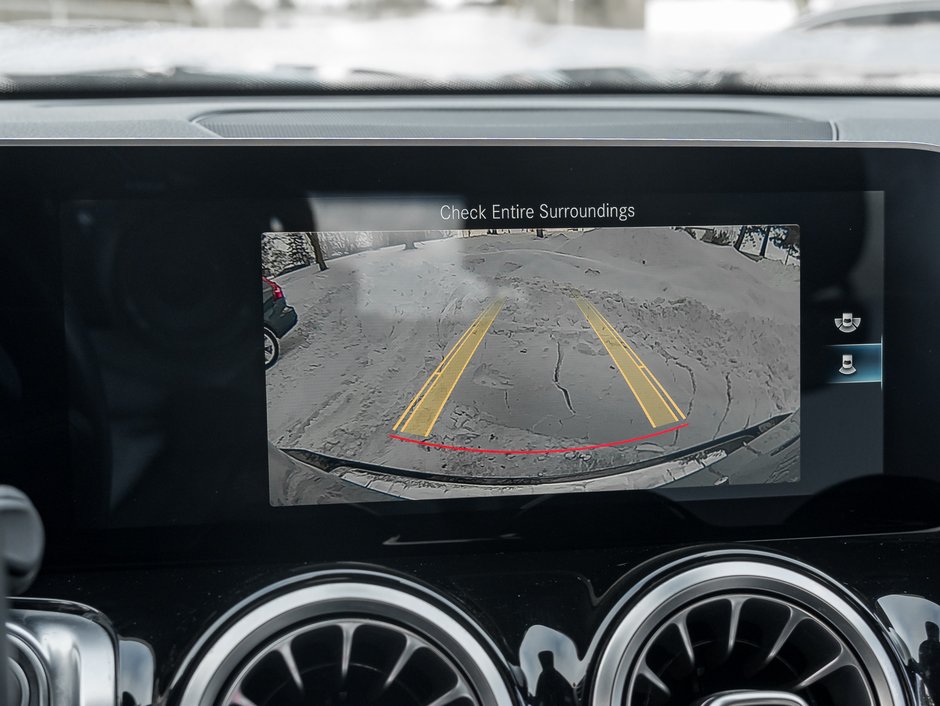 Mercedes-Benz GLB 250 4MATIC SUV  ONE OWNER  TRADE IN  LOW KM 2020-8