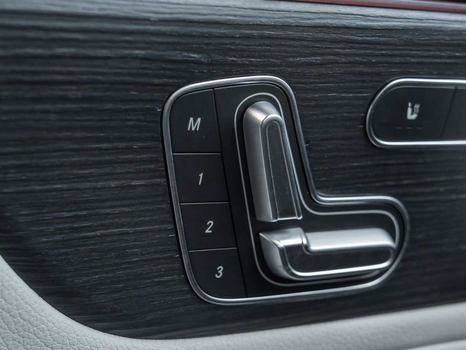 Mercedes-Benz GLB 250 4MATIC SUV  ONE OWNER  TRADE IN  LOW KM 2020-10