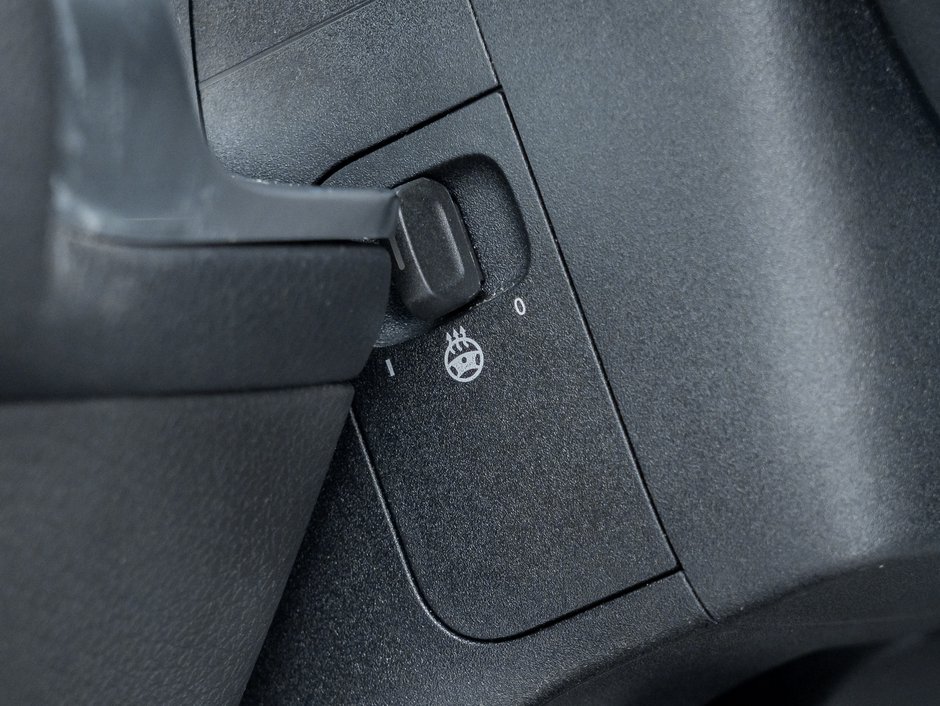 Mercedes-Benz GLB 250 4MATIC SUV  ONE OWNER  TRADE IN  LOW KM 2020-12